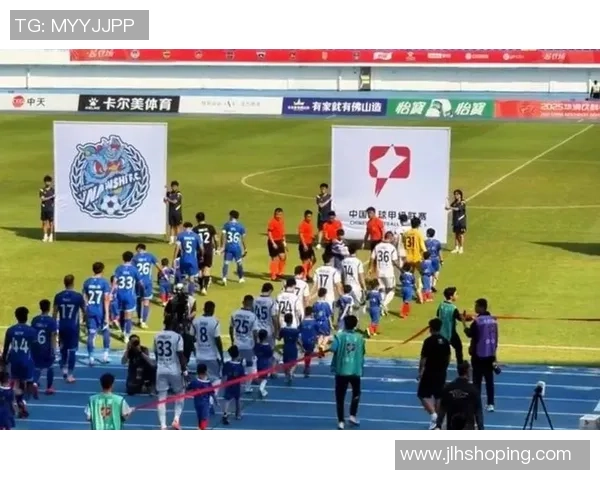 重庆足球队以57分高居大师赛积分榜首位展现强劲实力