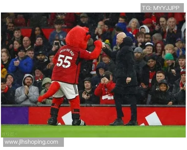 英超大战：拜仁狂胜曼联五球横扫全场引发热议